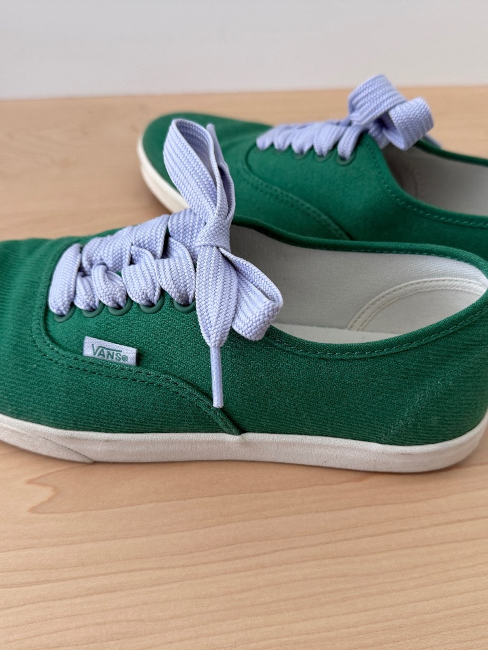 Women's 8.5 Vans Authentic Lowpro Sneakers